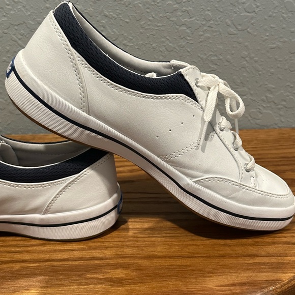 Keds Woman's Courty Leather White
Lace-up closure Sneakers Size 9 - Picture 5 of 10